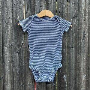 Simple Joys by Carter’s Striped Short Sleeve Bodysuit in Navy Blue/White - 6-9M